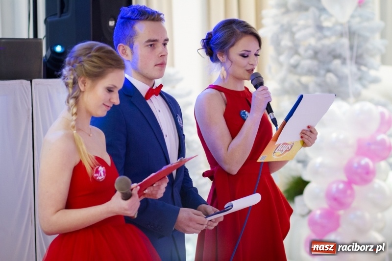 Zdjęcie w galerii na portalu naszraciborz.pl: Gastronomik na balu maturalnym w Rogowie  wiadomości z regionu