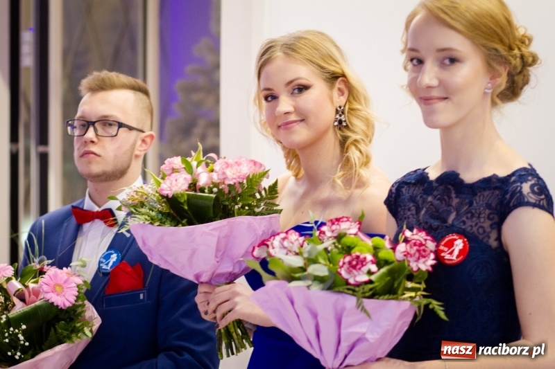 Zdjęcie w galerii na portalu naszraciborz.pl: Gastronomik na balu maturalnym w Rogowie  wiadomości z regionu