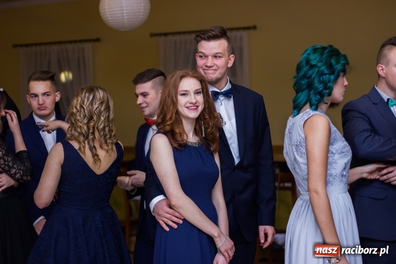 Zdjęcie w galerii na portalu naszraciborz.pl: Studniówka Mechanika w Pogrzebieniu wiadomości z regionu