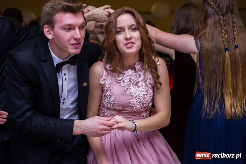 Zdjęcie w galerii na portalu naszraciborz.pl: Studniówka Mechanika w Pogrzebieniu wiadomości z regionu