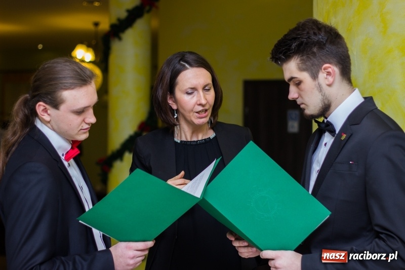 Zdjęcie w galerii na portalu naszraciborz.pl: Studniówka Mechanika w Pogrzebieniu wiadomości z regionu