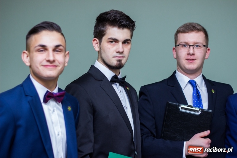 Zdjęcie w galerii na portalu naszraciborz.pl: Studniówka Mechanika w Pogrzebieniu wiadomości z regionu