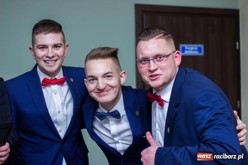 Zdjęcie w galerii na portalu naszraciborz.pl: Studniówka Mechanika w Pogrzebieniu wiadomości z regionu