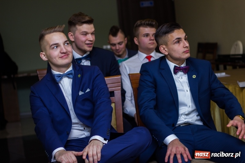 Zdjęcie w galerii na portalu naszraciborz.pl: Studniówka Mechanika w Pogrzebieniu wiadomości z regionu