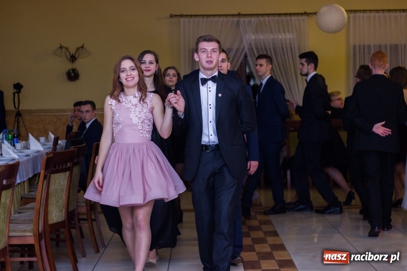 Zdjęcie w galerii na portalu naszraciborz.pl: Studniówka Mechanika w Pogrzebieniu wiadomości z regionu