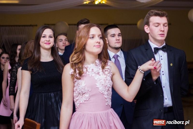 Zdjęcie w galerii na portalu naszraciborz.pl: Studniówka Mechanika w Pogrzebieniu wiadomości z regionu