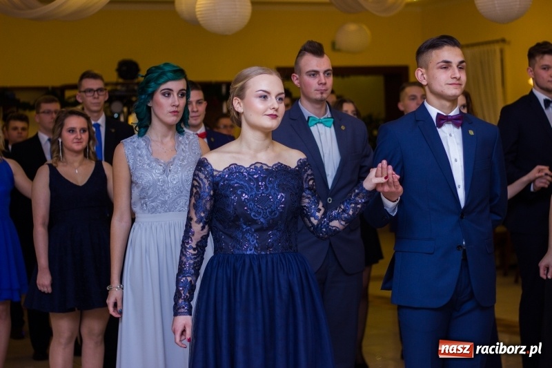 Zdjęcie w galerii na portalu naszraciborz.pl: Studniówka Mechanika w Pogrzebieniu wiadomości z regionu