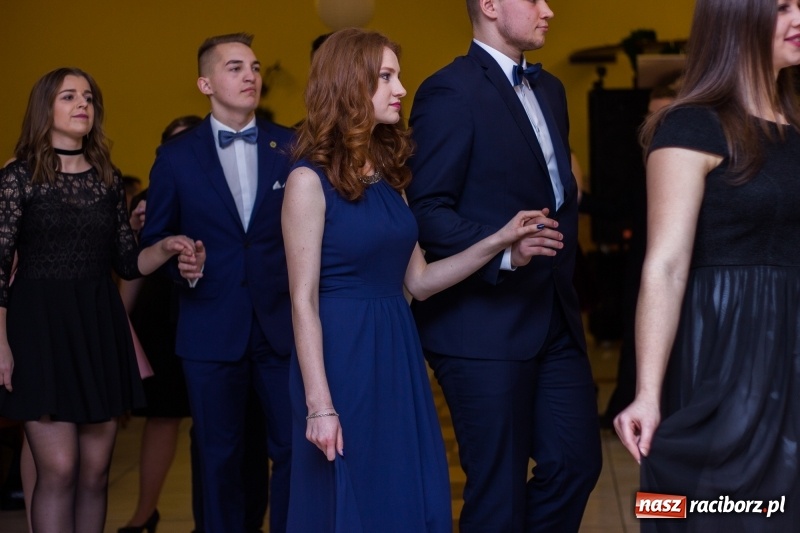 Zdjęcie w galerii na portalu naszraciborz.pl: Studniówka Mechanika w Pogrzebieniu wiadomości z regionu