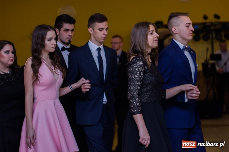 Zdjęcie w galerii na portalu naszraciborz.pl: Studniówka Mechanika w Pogrzebieniu wiadomości z regionu