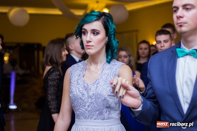 Zdjęcie w galerii na portalu naszraciborz.pl: Studniówka Mechanika w Pogrzebieniu wiadomości z regionu