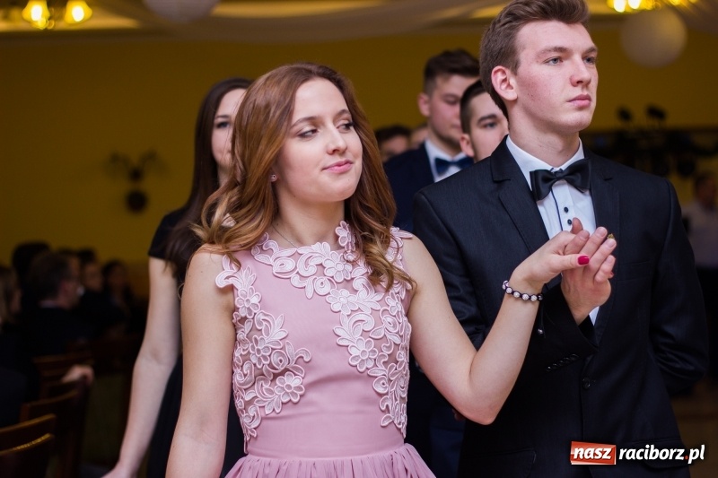 Zdjęcie w galerii na portalu naszraciborz.pl: Studniówka Mechanika w Pogrzebieniu wiadomości z regionu