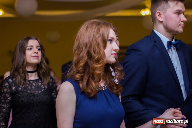 Zdjęcie w galerii na portalu naszraciborz.pl: Studniówka Mechanika w Pogrzebieniu wiadomości z regionu