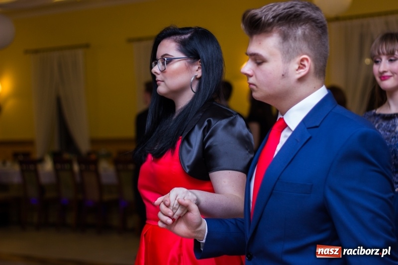 Zdjęcie w galerii na portalu naszraciborz.pl: Studniówka Mechanika w Pogrzebieniu wiadomości z regionu