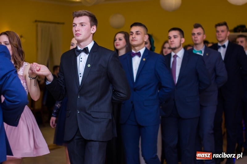 Zdjęcie w galerii na portalu naszraciborz.pl: Studniówka Mechanika w Pogrzebieniu wiadomości z regionu