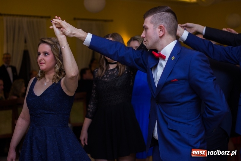 Zdjęcie w galerii na portalu naszraciborz.pl: Studniówka Mechanika w Pogrzebieniu wiadomości z regionu