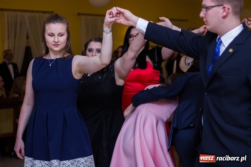 Zdjęcie w galerii na portalu naszraciborz.pl: Studniówka Mechanika w Pogrzebieniu wiadomości z regionu