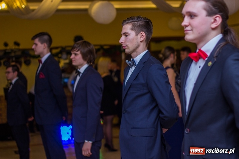 Zdjęcie w galerii na portalu naszraciborz.pl: Studniówka Mechanika w Pogrzebieniu wiadomości z regionu