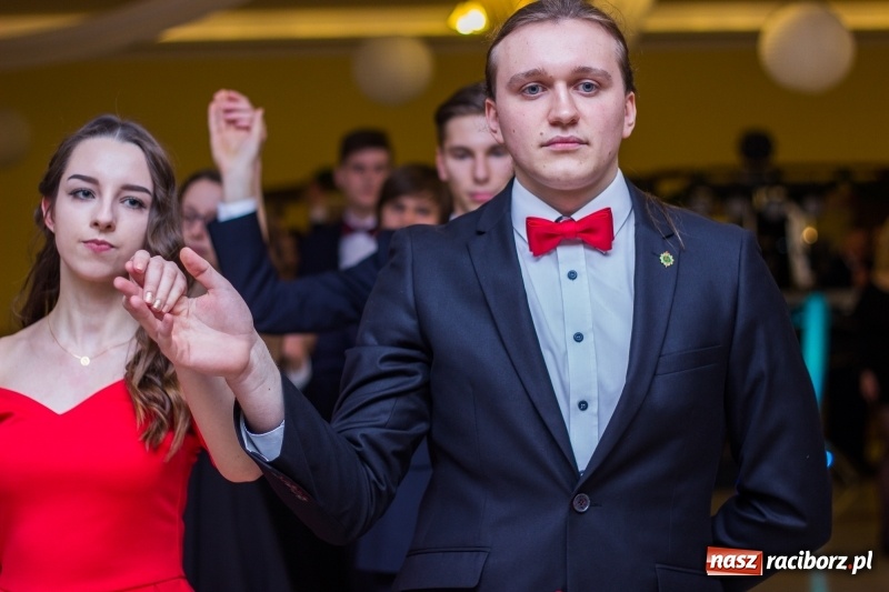 Zdjęcie w galerii na portalu naszraciborz.pl: Studniówka Mechanika w Pogrzebieniu wiadomości z regionu