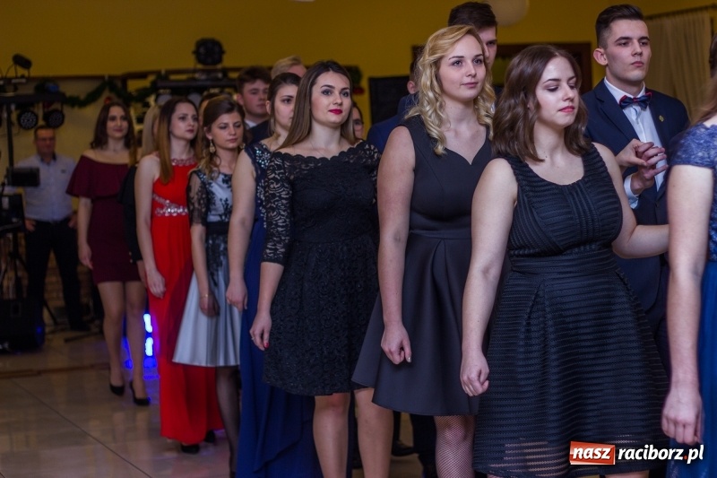 Zdjęcie w galerii na portalu naszraciborz.pl: Studniówka Mechanika w Pogrzebieniu wiadomości z regionu