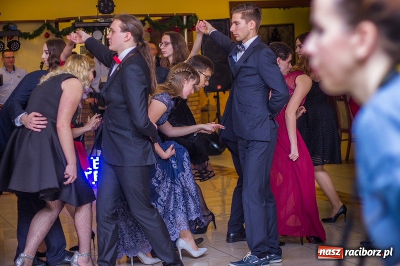 Zdjęcie w galerii na portalu naszraciborz.pl: Studniówka Mechanika w Pogrzebieniu wiadomości z regionu