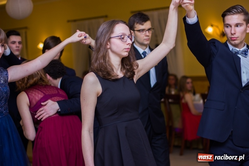 Zdjęcie w galerii na portalu naszraciborz.pl: Studniówka Mechanika w Pogrzebieniu wiadomości z regionu