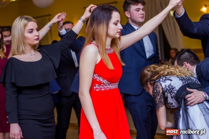 Zdjęcie w galerii na portalu naszraciborz.pl: Studniówka Mechanika w Pogrzebieniu wiadomości z regionu