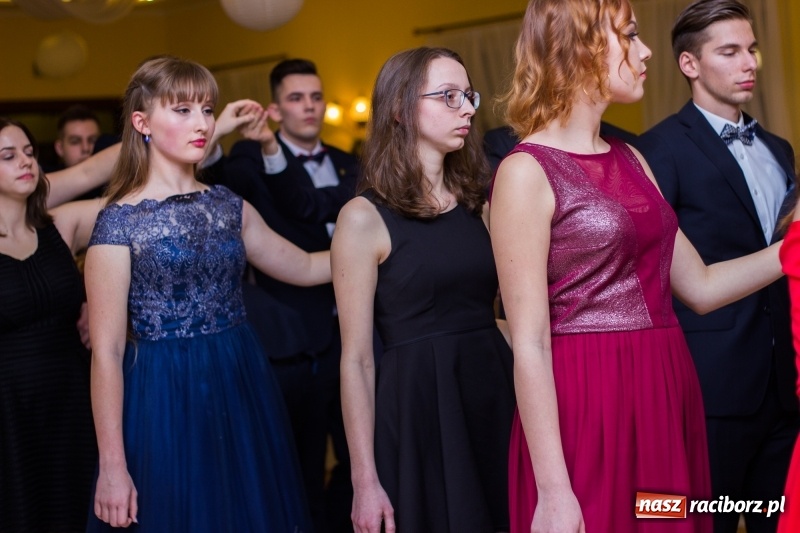 Zdjęcie w galerii na portalu naszraciborz.pl: Studniówka Mechanika w Pogrzebieniu wiadomości z regionu