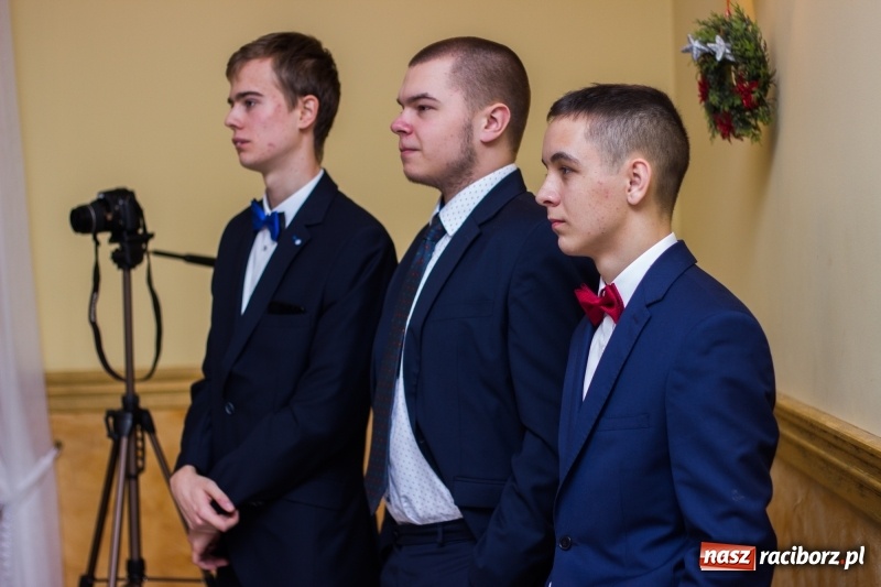 Zdjęcie w galerii na portalu naszraciborz.pl: Studniówka Mechanika w Pogrzebieniu wiadomości z regionu