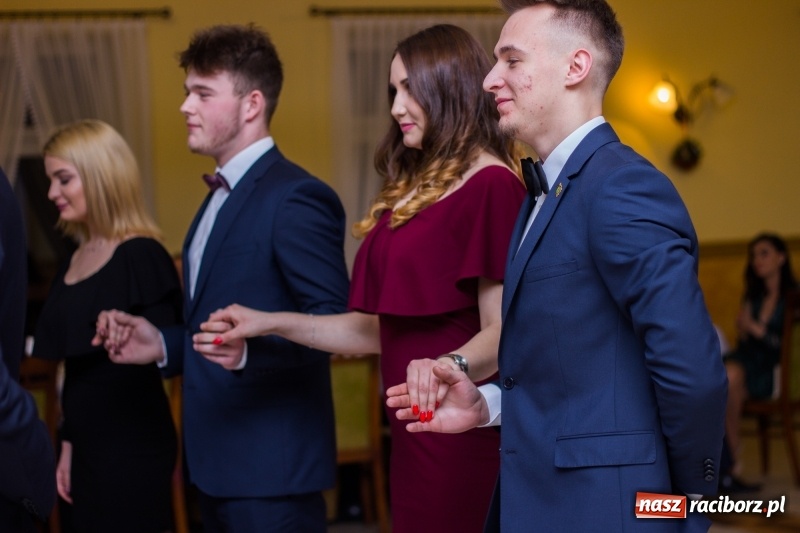 Zdjęcie w galerii na portalu naszraciborz.pl: Studniówka Mechanika w Pogrzebieniu wiadomości z regionu