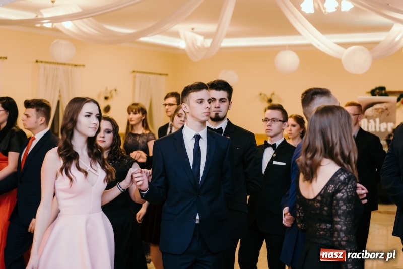 Zdjęcie w galerii na portalu naszraciborz.pl: Studniówka Mechanika w Pogrzebieniu wiadomości z regionu