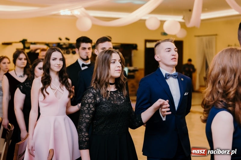 Zdjęcie w galerii na portalu naszraciborz.pl: Studniówka Mechanika w Pogrzebieniu wiadomości z regionu