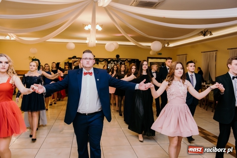 Zdjęcie w galerii na portalu naszraciborz.pl: Studniówka Mechanika w Pogrzebieniu wiadomości z regionu