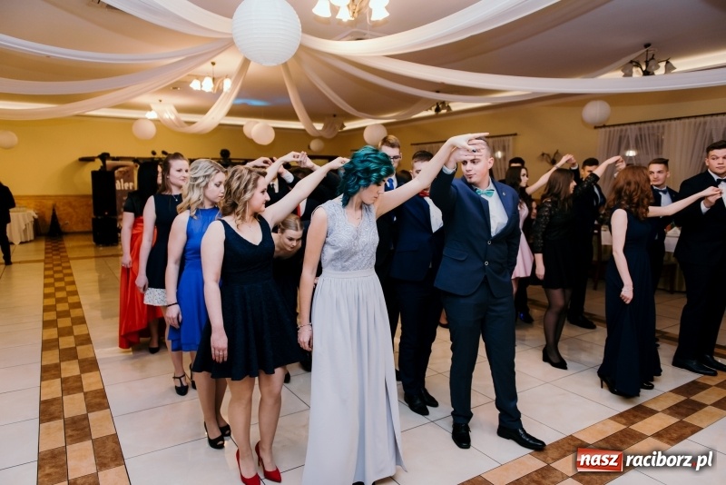 Zdjęcie w galerii na portalu naszraciborz.pl: Studniówka Mechanika w Pogrzebieniu wiadomości z regionu