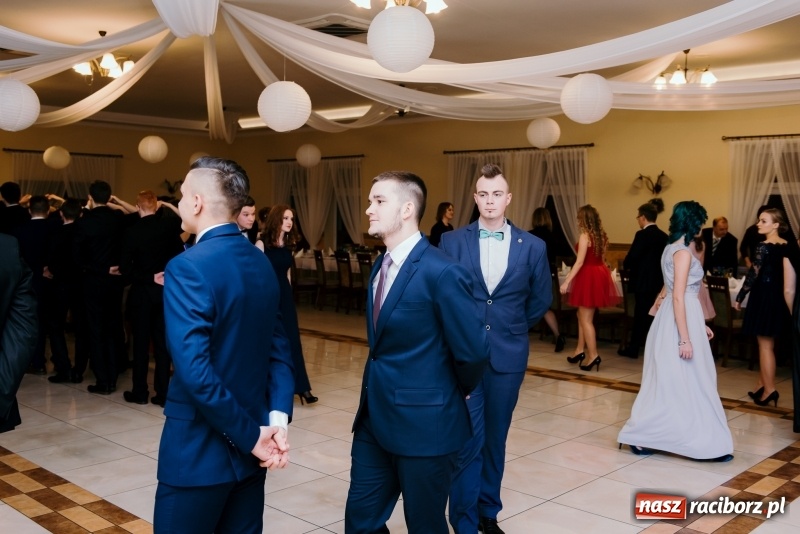 Zdjęcie w galerii na portalu naszraciborz.pl: Studniówka Mechanika w Pogrzebieniu wiadomości z regionu