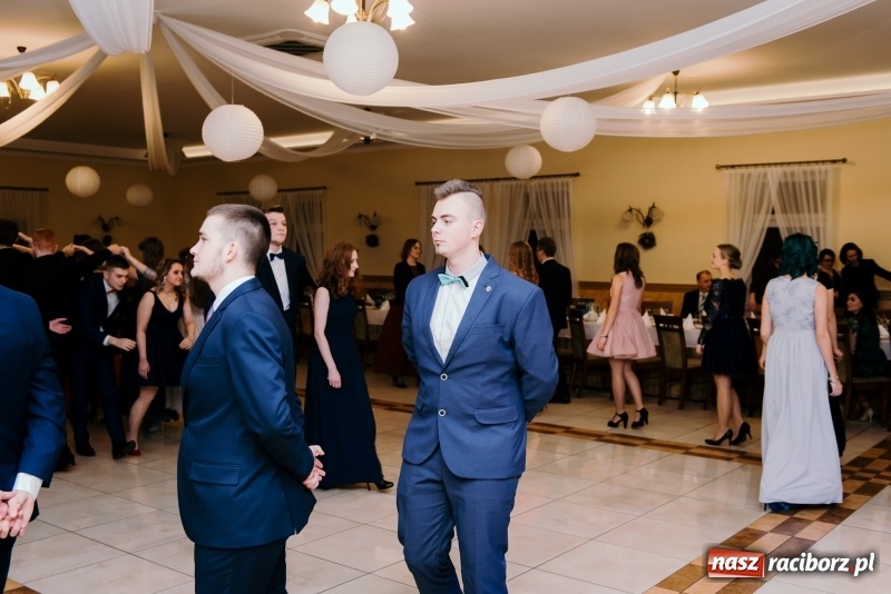 Zdjęcie w galerii na portalu naszraciborz.pl: Studniówka Mechanika w Pogrzebieniu wiadomości z regionu