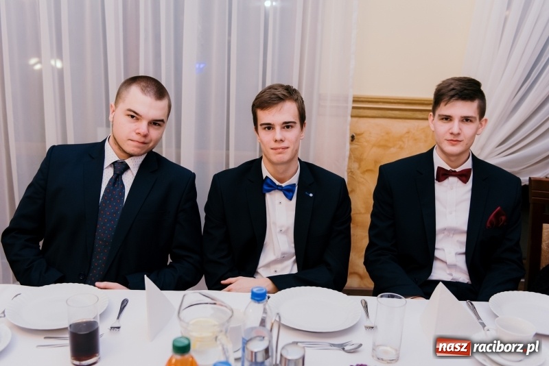 Zdjęcie w galerii na portalu naszraciborz.pl: Studniówka Mechanika w Pogrzebieniu wiadomości z regionu