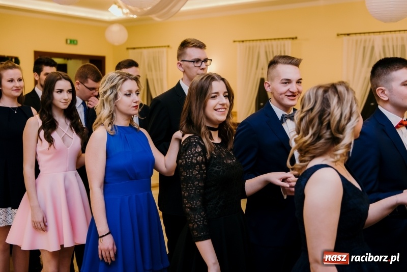 Zdjęcie w galerii na portalu naszraciborz.pl: Studniówka Mechanika w Pogrzebieniu wiadomości z regionu