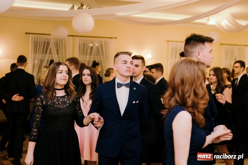 Zdjęcie w galerii na portalu naszraciborz.pl: Studniówka Mechanika w Pogrzebieniu wiadomości z regionu