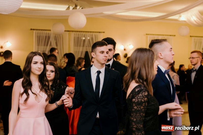 Zdjęcie w galerii na portalu naszraciborz.pl: Studniówka Mechanika w Pogrzebieniu wiadomości z regionu