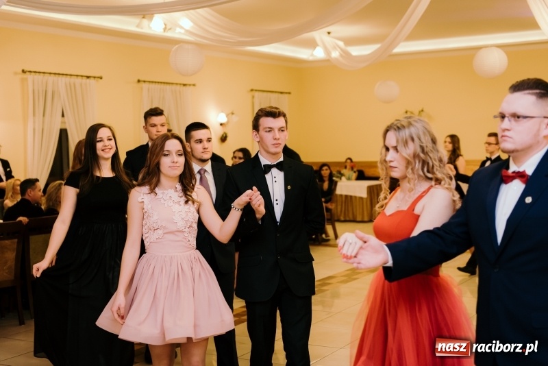 Zdjęcie w galerii na portalu naszraciborz.pl: Studniówka Mechanika w Pogrzebieniu wiadomości z regionu