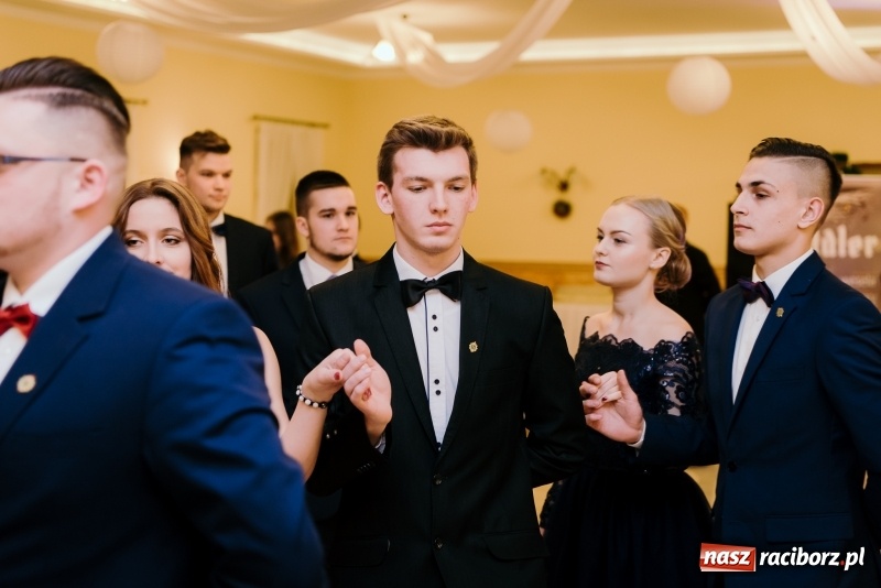 Zdjęcie w galerii na portalu naszraciborz.pl: Studniówka Mechanika w Pogrzebieniu wiadomości z regionu