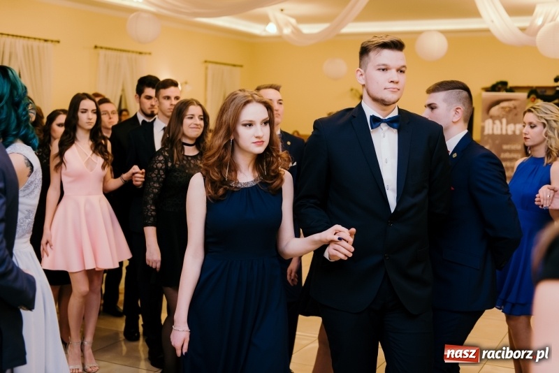 Zdjęcie w galerii na portalu naszraciborz.pl: Studniówka Mechanika w Pogrzebieniu wiadomości z regionu