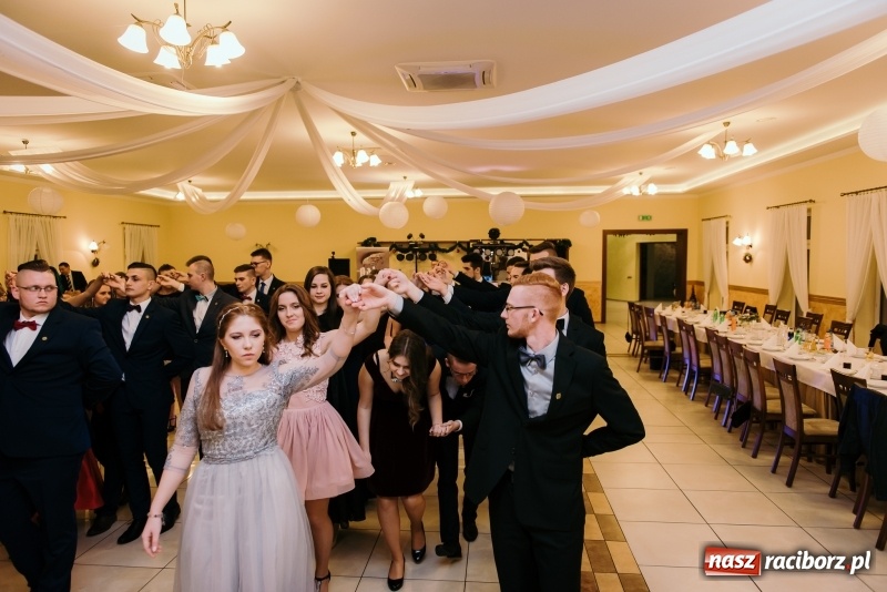 Zdjęcie w galerii na portalu naszraciborz.pl: Studniówka Mechanika w Pogrzebieniu wiadomości z regionu