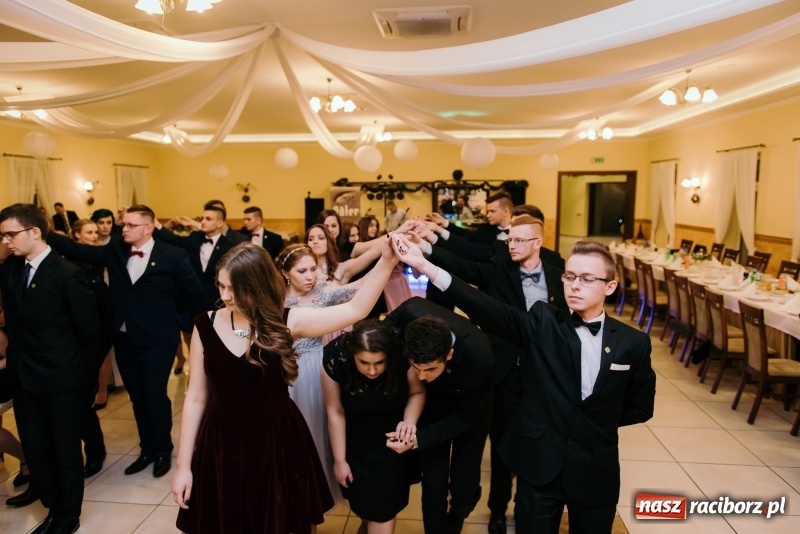 Zdjęcie w galerii na portalu naszraciborz.pl: Studniówka Mechanika w Pogrzebieniu wiadomości z regionu