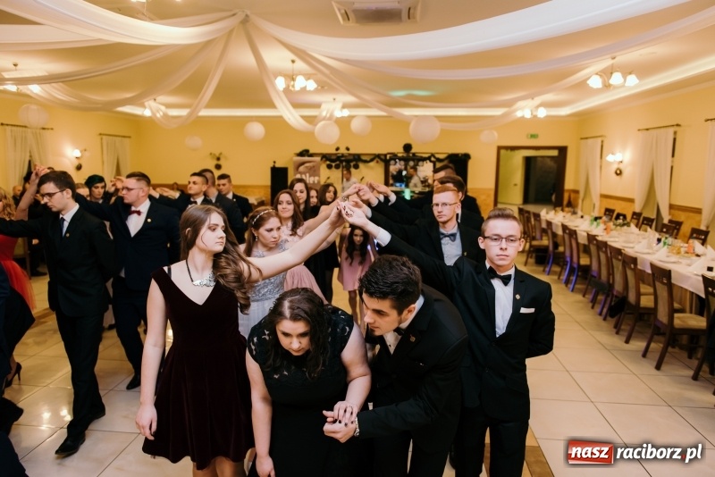 Zdjęcie w galerii na portalu naszraciborz.pl: Studniówka Mechanika w Pogrzebieniu wiadomości z regionu