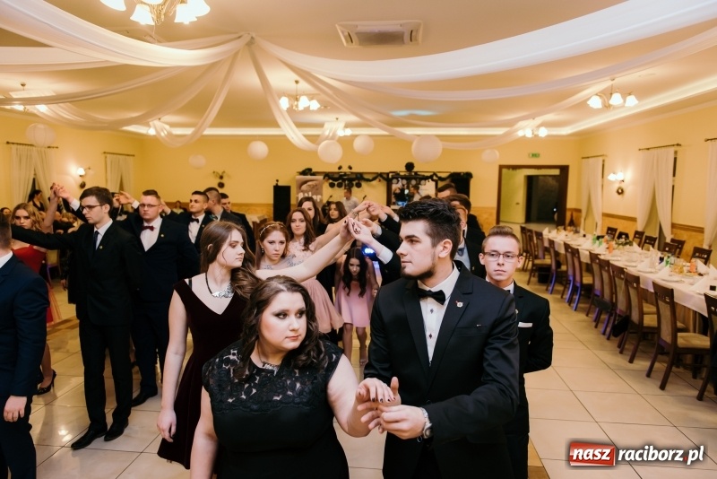 Zdjęcie w galerii na portalu naszraciborz.pl: Studniówka Mechanika w Pogrzebieniu wiadomości z regionu