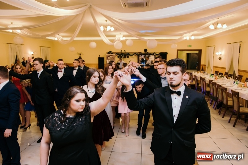 Zdjęcie w galerii na portalu naszraciborz.pl: Studniówka Mechanika w Pogrzebieniu wiadomości z regionu