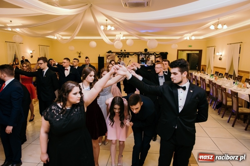 Zdjęcie w galerii na portalu naszraciborz.pl: Studniówka Mechanika w Pogrzebieniu wiadomości z regionu