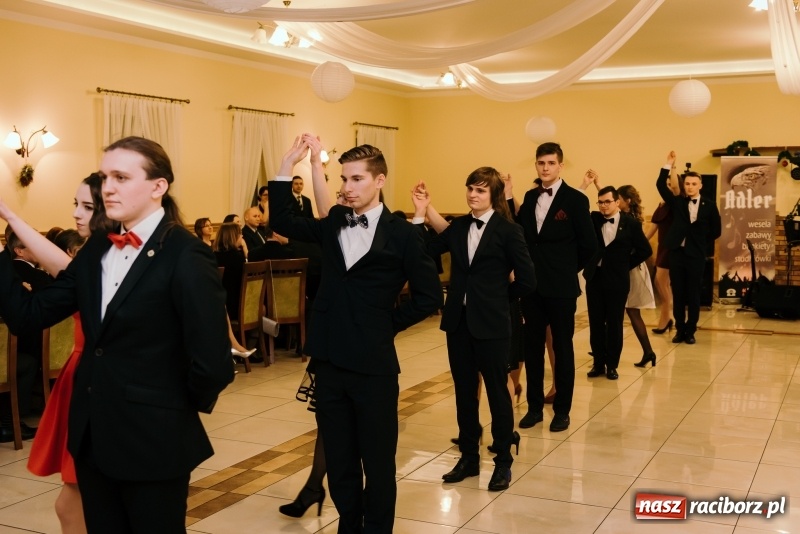 Zdjęcie w galerii na portalu naszraciborz.pl: Studniówka Mechanika w Pogrzebieniu wiadomości z regionu