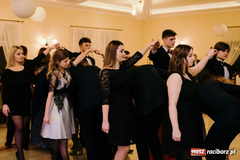 Zdjęcie w galerii na portalu naszraciborz.pl: Studniówka Mechanika w Pogrzebieniu wiadomości z regionu